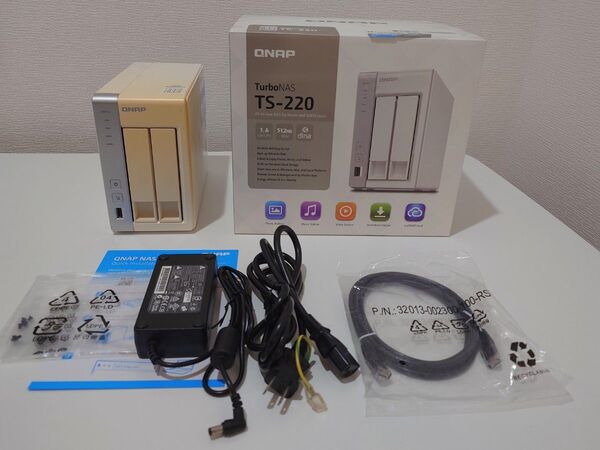 QNAP TS-220 NAS 2ベイ HDDなし TURBONAS