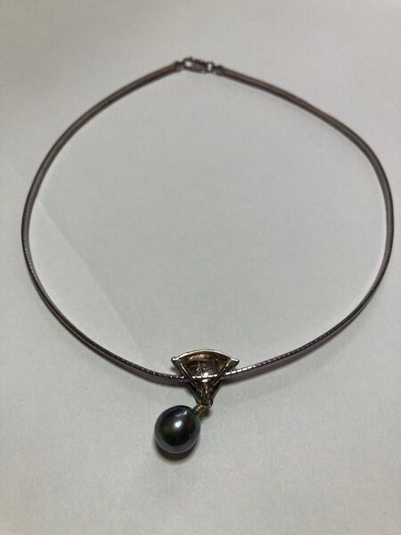 フィジー産黒蝶真珠シルバーネックレス(10.5mm)