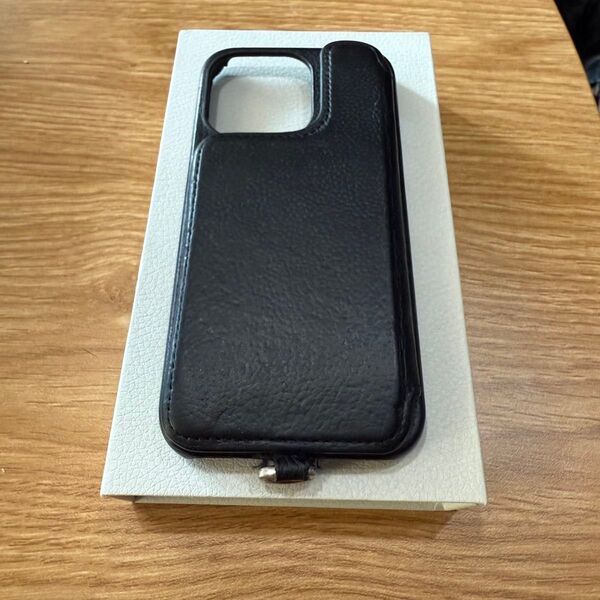 Demiurvo デミウルーボ DEMIU デミュウPOCHE FLAT iPhone13Pro iPhoneケース ブラック