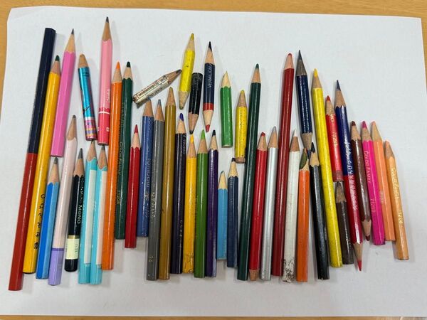 使いかけ えんぴつ 色鉛筆