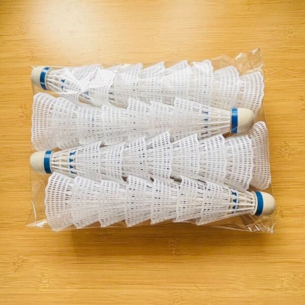 【新品】バドミントン シャトル バッティング 野球 練習 30個 白色 羽根 ネット打ち