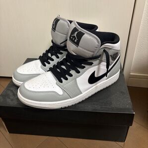NIKE エアジョーダン1 MID
