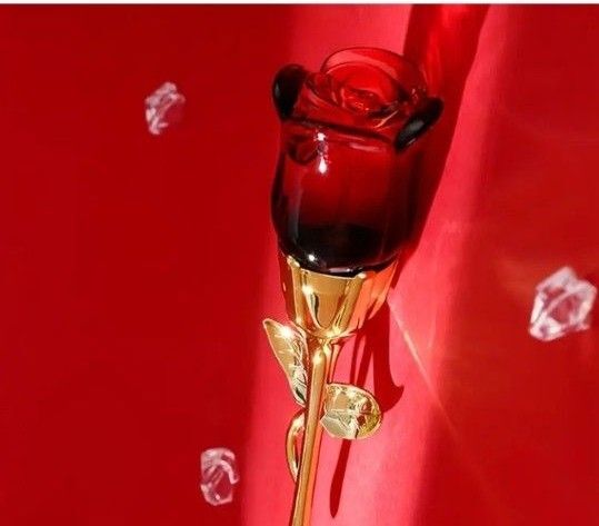 赤いバラの置物 ガラス製 インテリア香水 50ミリ 新品未使用