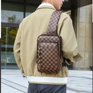 茶色 メンズ ボディバッグ ショルダーバッグ チェック 斜め レザー ブラウン