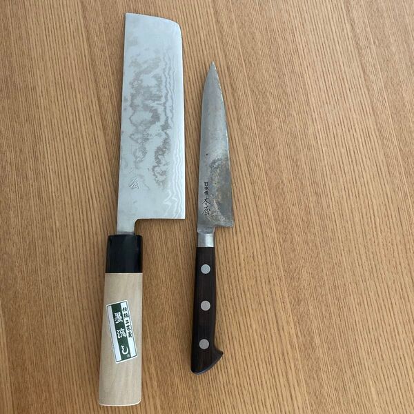 木屋 墨流し菜切り包丁と梅治ペティナイフ