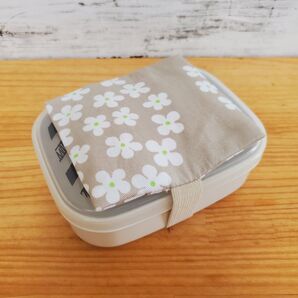 お弁当に!保冷剤ケース付きお弁当箱ゴムバンド ランチベルト ハンドメイド 花柄