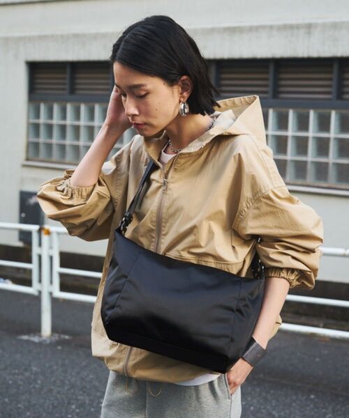 【未使用級】russet clouds nylon スリングバッグ ブラック ショルダーバッグ