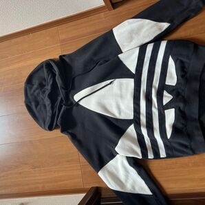 adidas フード付きパーカー Lサイズ でかロゴ