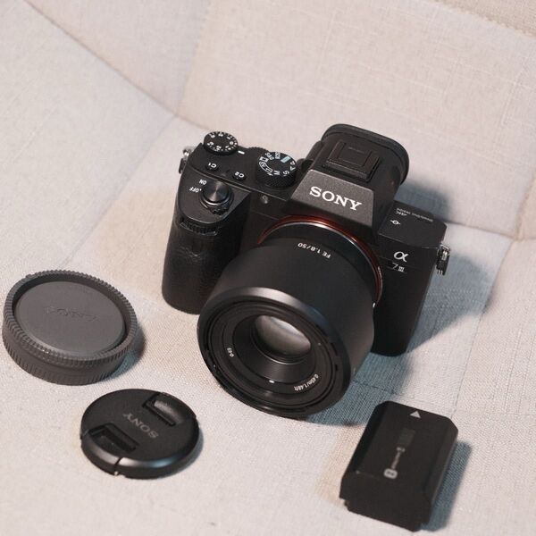 SONY α7III ボディーのみ