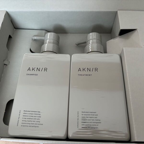 新品 未開封 AKN/R シャンプー&トリートメント セット