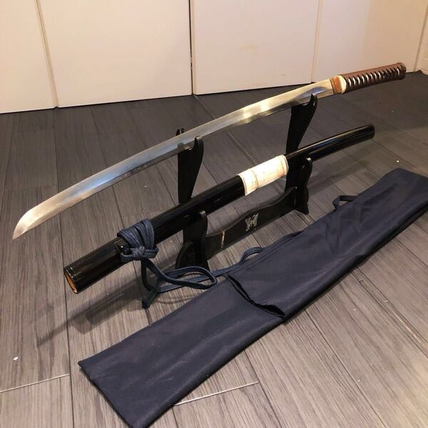 刃渡65.6cm 直刃 無銘 太刀鍛肌 長脇差 刀袋付き 日本刀 反り1.6cm 刀剣 居合刀