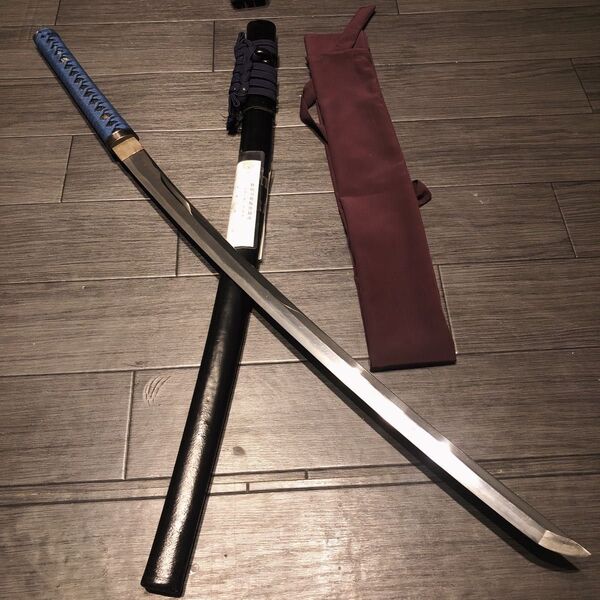 刃渡68.7cm 厚さ8mm 綺麗な刃紋の太刀 鍛肌 藍色拵え 長脇差 刀袋付き 日本刀 無銘 美術刀