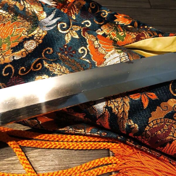 59.8cm 日本刀 刀装具 黒拵え 旧家蔵出品 脇差 登録証 刀袋付 乱刃紋