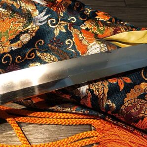 59.8cm 日本刀 刀装具 黒拵え 旧家蔵出品 脇差 登録証 刀袋付 乱刃紋
