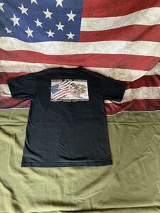 米軍 放出品 半袖 Tシャツ サイズ M HAWAII USS ARIZONA MEMORIAL 1941 USA 刀 国旗 BLACK 黒 古着 トレーニング T