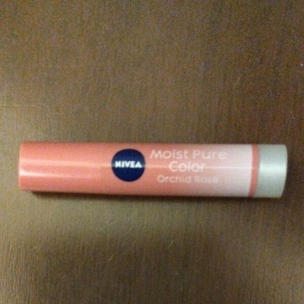 NIVEA ニベアモイストピュアカラー リップクリーム