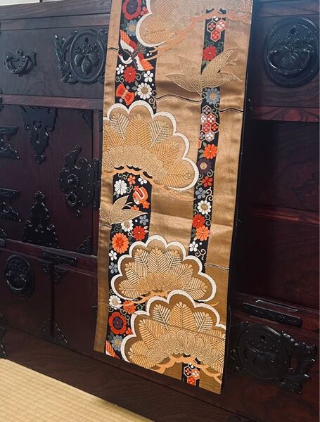 西陣正絹袋帯 松宝華紋 松模様と華紋の縁起の良い金糸刺繍 留袖付け下げ訪問着