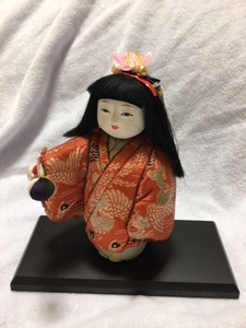 手鞠を掲げる桜姫木目込人形(高さ約17cm/飾り台含む) アンティーク