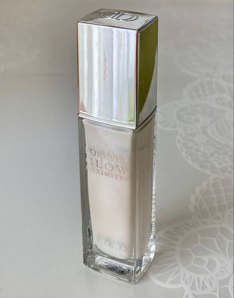 Dior ディオールスキン フォーエヴァー グロウ マキシマイザー パーリー リキッドハイライター