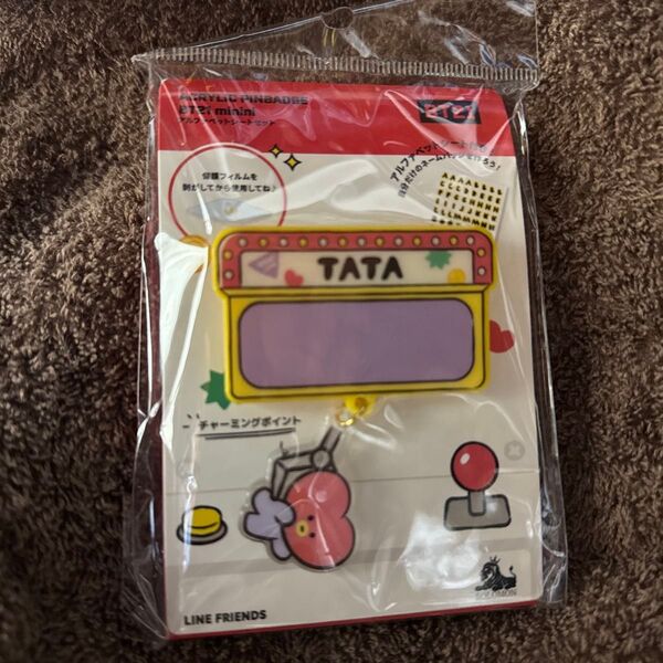 LINE FRIENDS BT21 minini アクリルピンバッジ TATA ネームバッジ 未使用