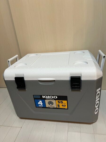 美品 IGLOO NESTABLE 55 クーラーボックス 55リットル