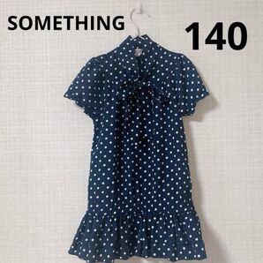 SOMETHING チュニック ワンピース ブラウス 半袖 ドット 水玉 ネイビー リボン ペプラム裾