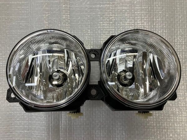 ★ダイハツ タントカスタムLA600Sフォグランプ左右★新車外し★良品★