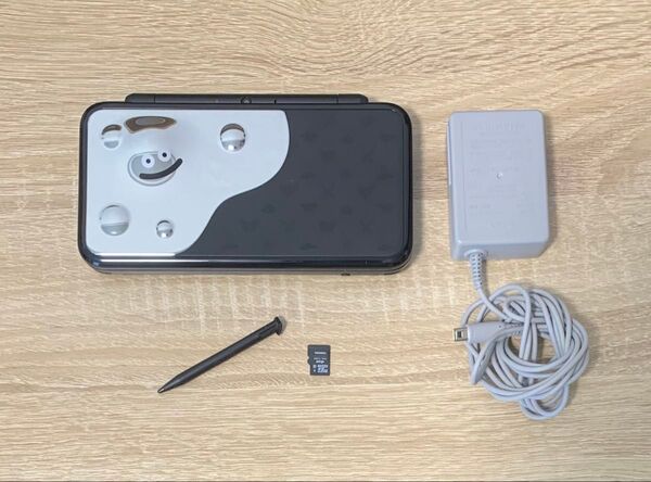 Newニンテンドー2DS LL はぐれメタルエディション