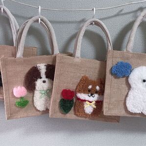 〈手作り〉ハンドメイドバッグ ハンドメイド手刺繍犬 プレゼント トートバッグ