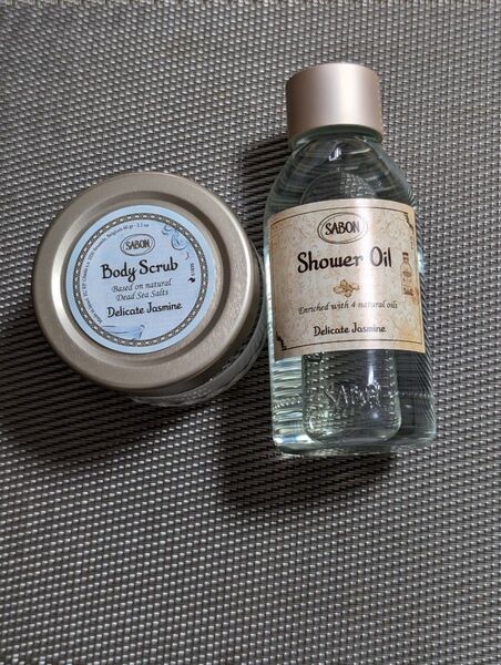 SABON シャワーオイル&ボディスクラブ デリケートジャスミン 2個セット