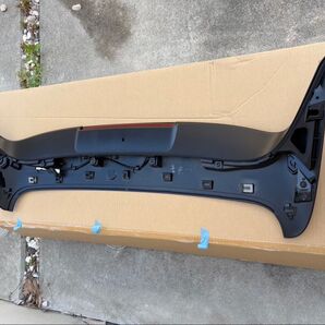 ヴェゼルRV6の純正ストップランプです。