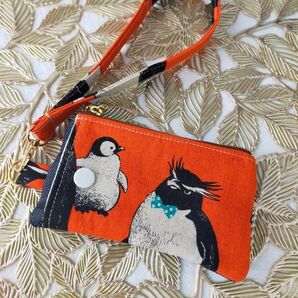 ペンギンさんが目を引くミニポーチ ハンドメイド カードケース 鳥 小銭入れ ポーチ 定期入れ デニム オレンジ 化粧ポーチ
