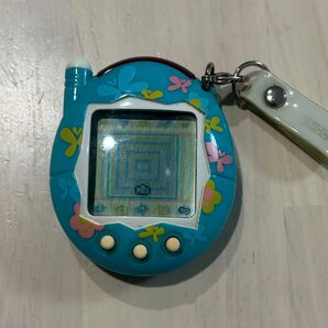 中古品 祝ケータイかいツー!たまごっちプラス ちょーちょ 通電確認済 たまごっち 平成レトロ BANDAI