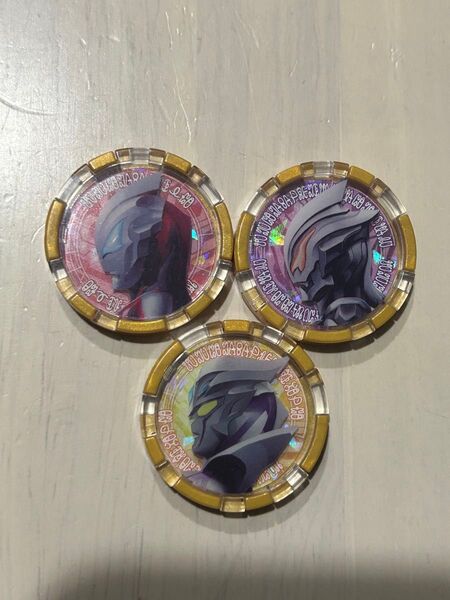 中古品 ウルトラマンZ DX ウルトラメダル デルタライズクローセット ウルトラマンゼット バンダイ