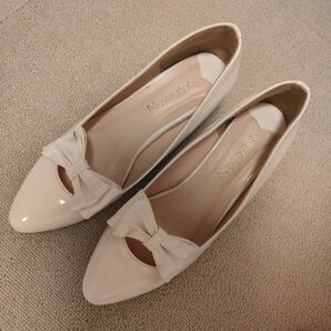 j26●Newlyme ホワイトリボンパンプス 24.5〜25cm
