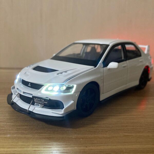 1/32 三菱 ランサーエボリューション ミニカー 白 ランエボ エボ9 CT9A ミツビシ ランサー エボリューション Ⅸ M