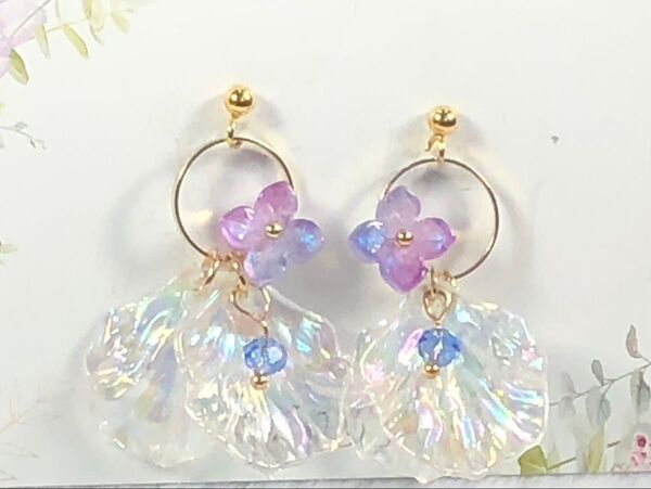 ☆388☆ 紫陽花 オーロラ花びら ピアス (※イヤリング変更可)