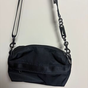 NIKE W NSW FUTURA LUXE CROSSBODY ショルダーバッグ ブラック 斜め掛け