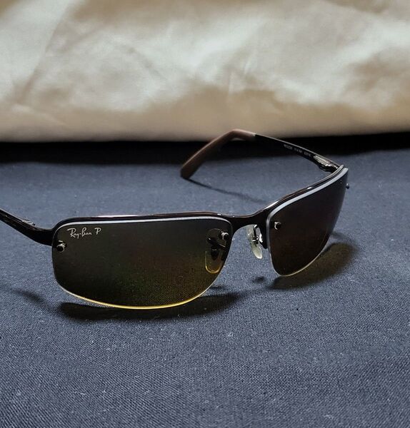 ◆Ray-Ban レイバン◆ロゴ付き 偏光サングラス RB3239