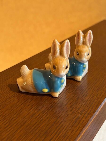 ピーターラビットの箸置き 2体