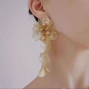 ゴールド 大ぶり ピアス お花 ロング ウェディング ブライダル 結婚式 前撮り