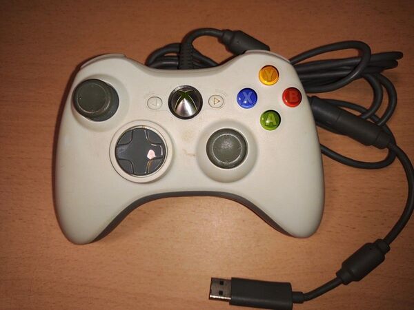 XBOX360 マイクロソフト純正 有線コントローラー