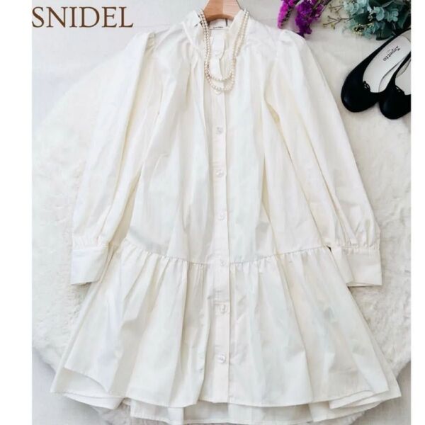 SNIDEL 大人可愛い フリルスタンドティアードロングシャツ 長袖 チュニック ブラウス ホワイト シャツ ワンピース フリル