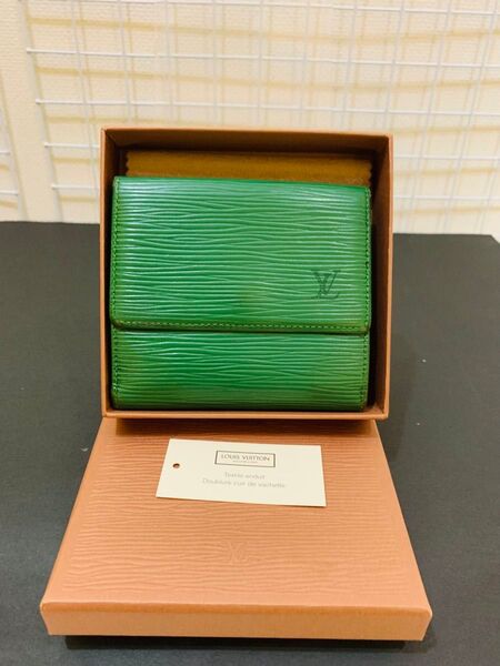 【箱付きまあまあ美品】 LOUIS VUITTON ルイヴィトン エピ ウォレット 三つ折り財布 レザーグリーン ユニセックス
