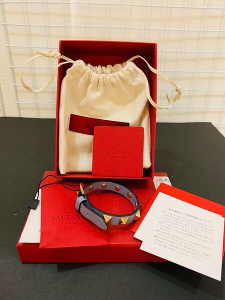 【箱付き未使用美品】Valentino Garavani ヴァレンティノ ガラヴァーニ ロックスタッズ ブレスレット レザーブルー