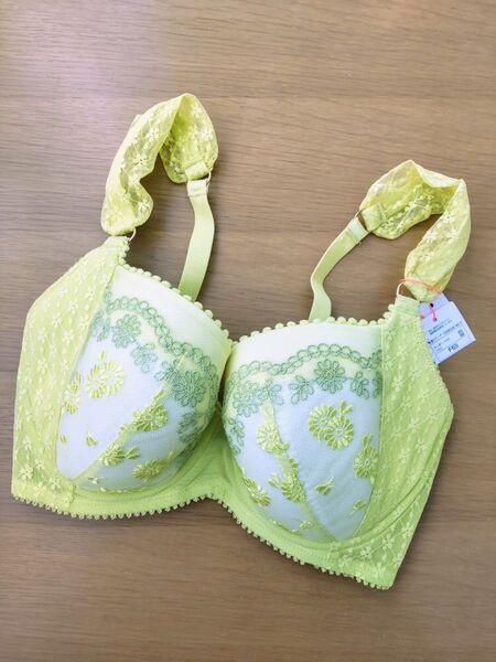 AMOSTYLE BY Triumph F65 ブラジャー アモスタイルトリンプ