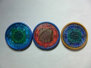 仮面ライダー　オーメダル　3枚　レジェンドオーメダル　　アクセル　カブト