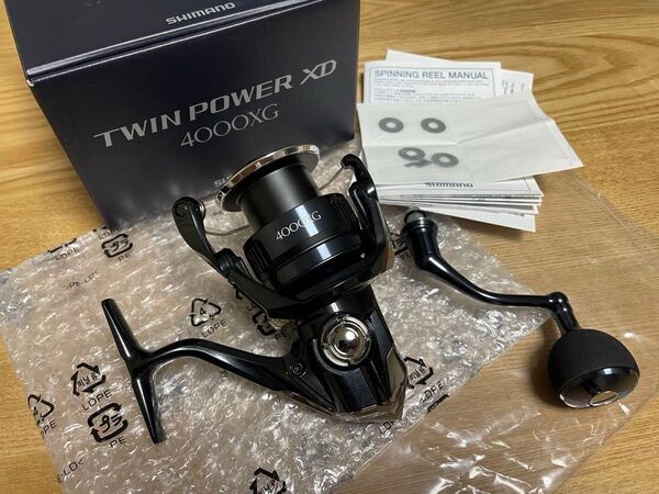 【新品未使用】25 ツインパワー XD 4000XG スピニングリール シマノ