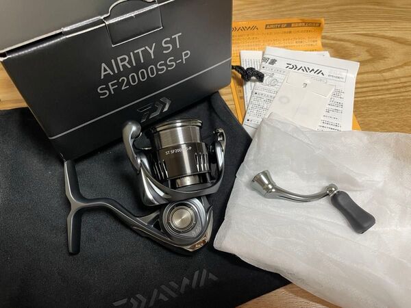 【新品未使用】23 AIRITY (エアリティ) ST SF2000SS-P(2024年モデル) ダイワ スピニングリール
