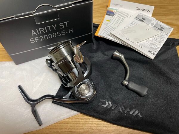 【新品未使用】23 AIRITY (エアリティ) ST SF2000SS-H(2024年モデル) ダイワ スピニングリール
